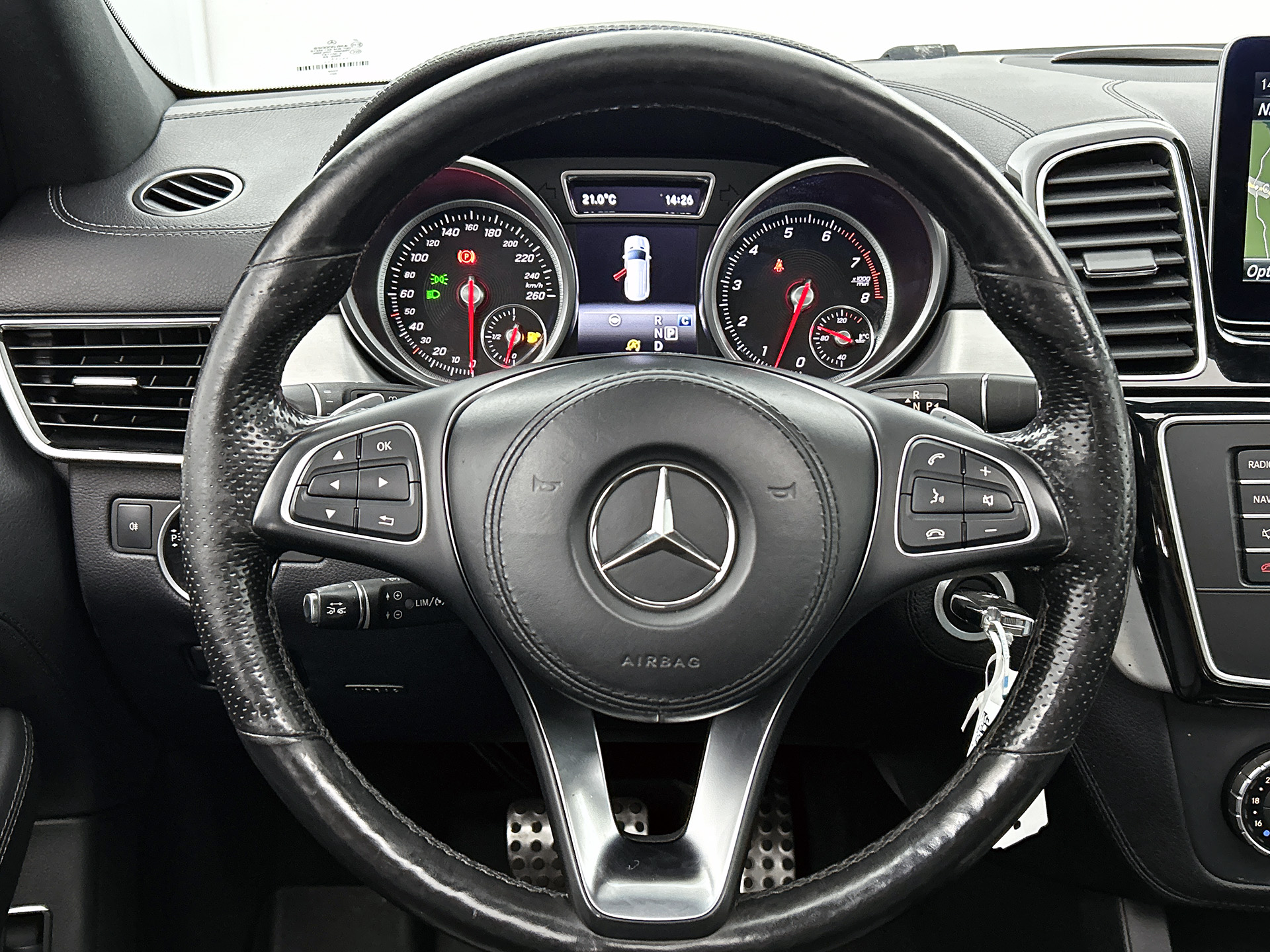 43066552-32.jpg