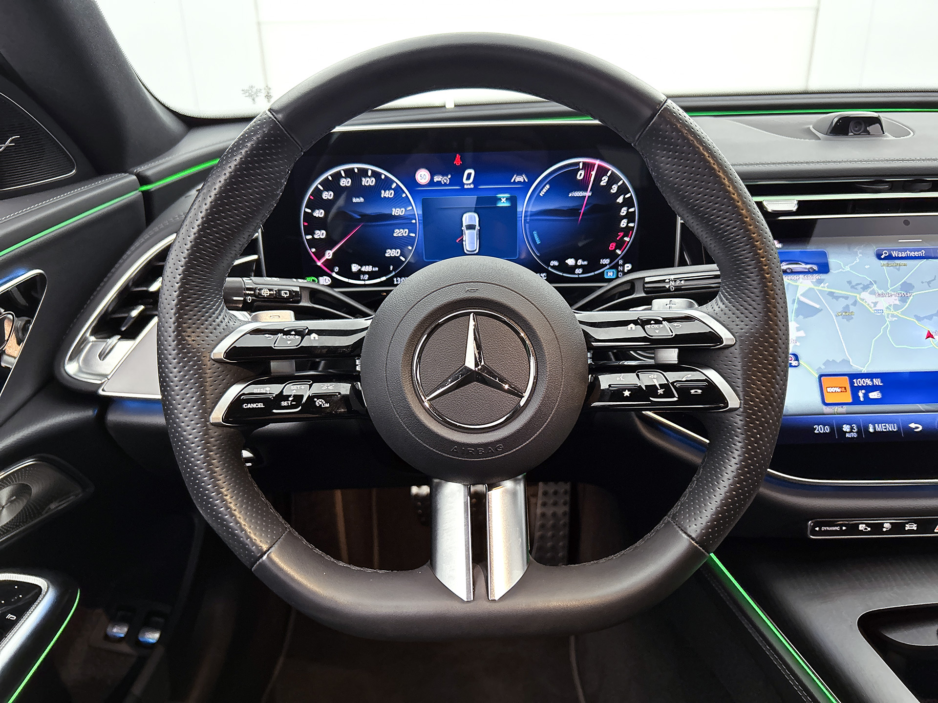 43348772-8.jpg