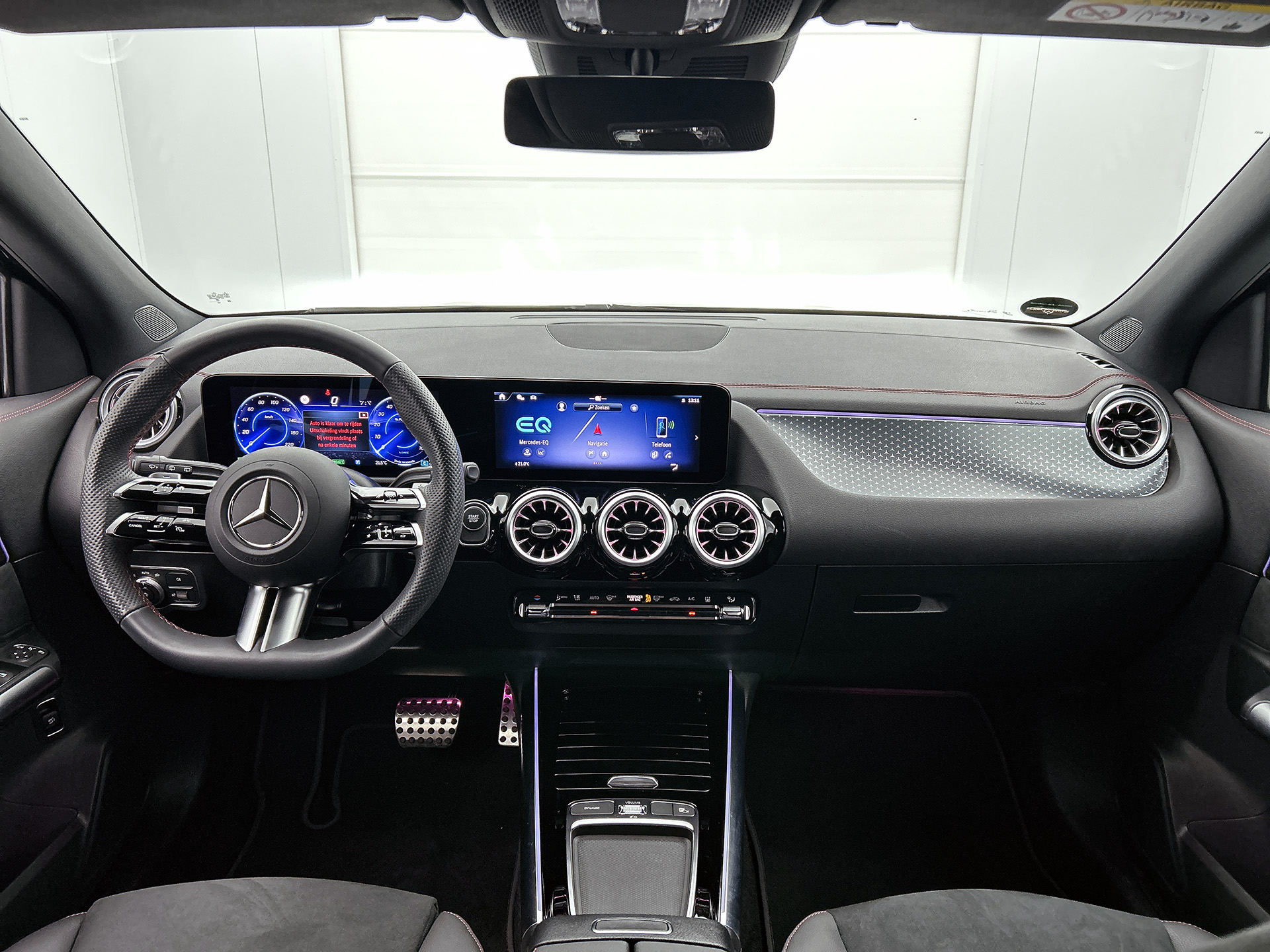 46928641-7.jpg