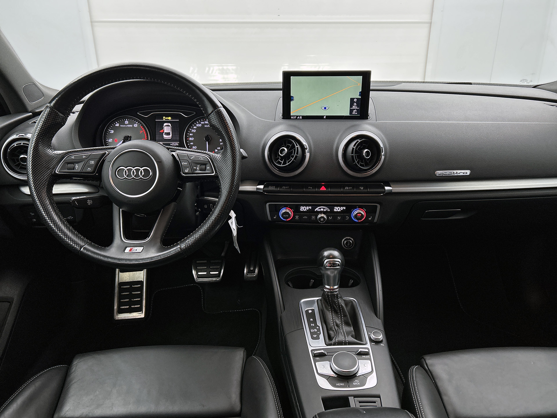 48150230-25.jpg